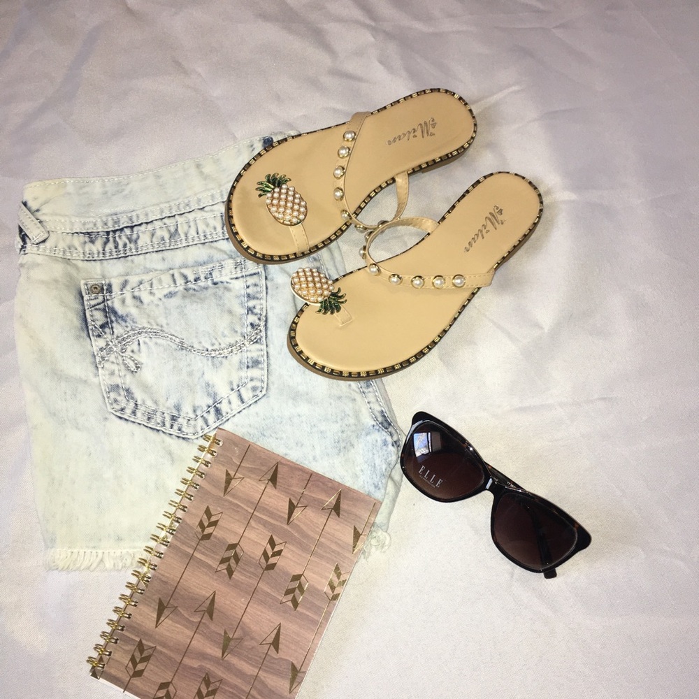 Milan pineapple sandals! NWOT